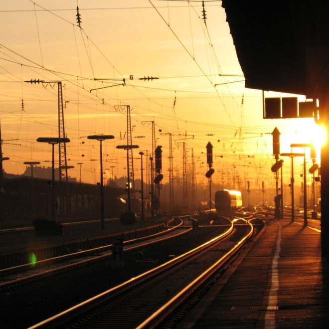 Gleißendes Gleisfeld des Fürther Hauptbahnhofes (Foto: Ralph Stenzel)